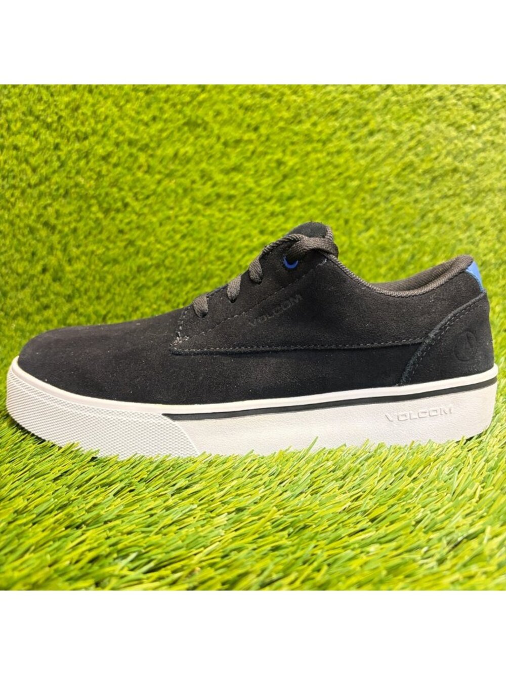Volcom True Womens Size 8.5 Black White Blue Suede Composite Toe Work Shoes - Picture 3 of 10